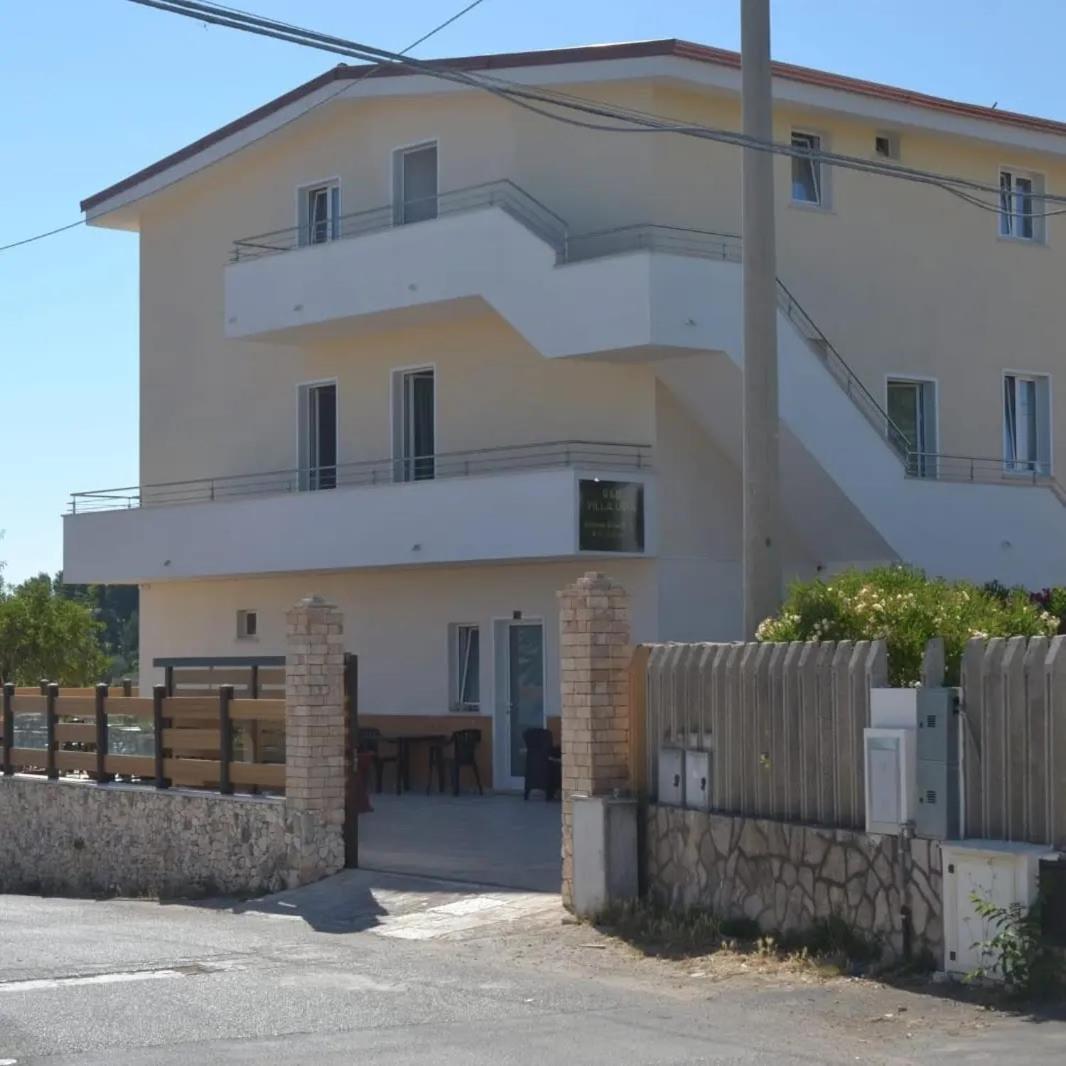 Villa Uria Monolocali Con E Senza Angolo Cottura Искитела Екстериор снимка