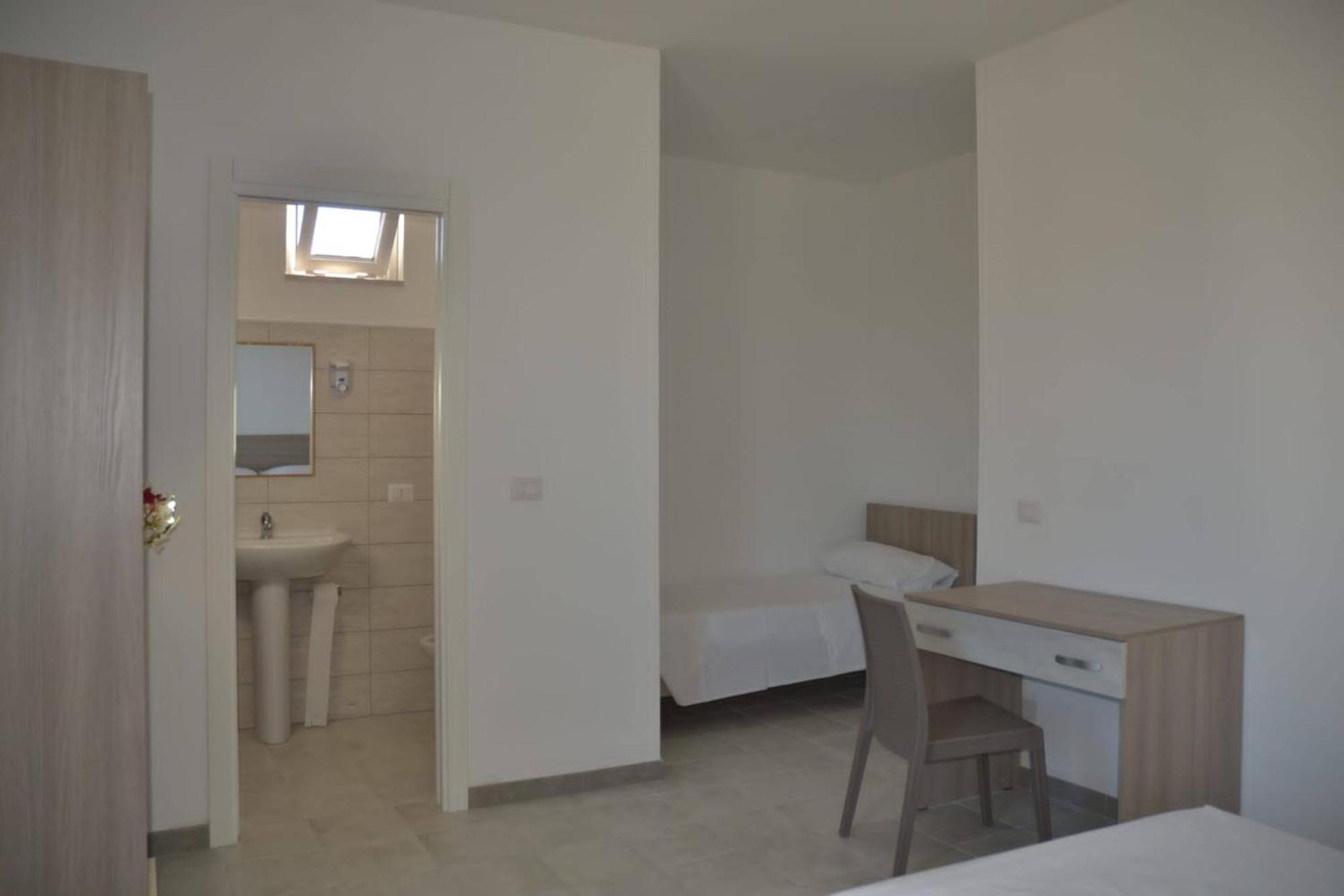 Villa Uria Monolocali Con E Senza Angolo Cottura Искитела Екстериор снимка